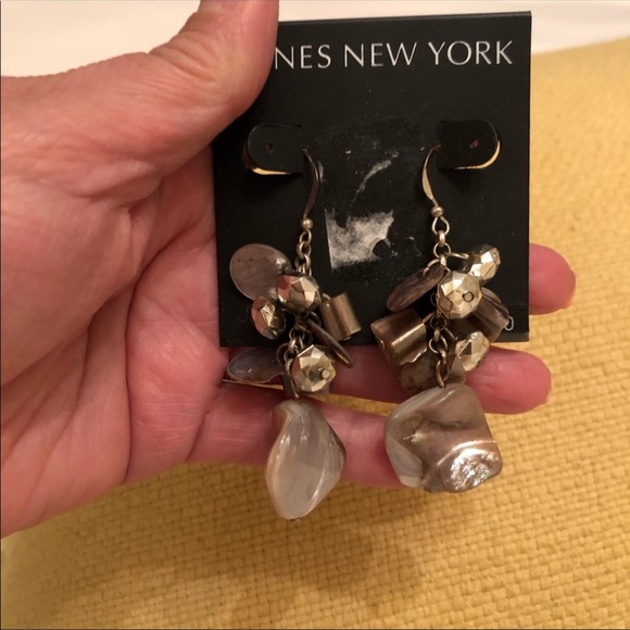 Dangling Earrings - Picture 2 of 2